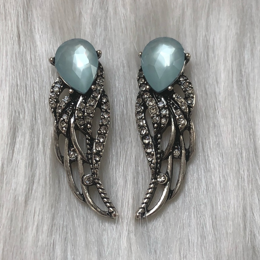 Beautiful Wing Earrings - Picture 2 of 5